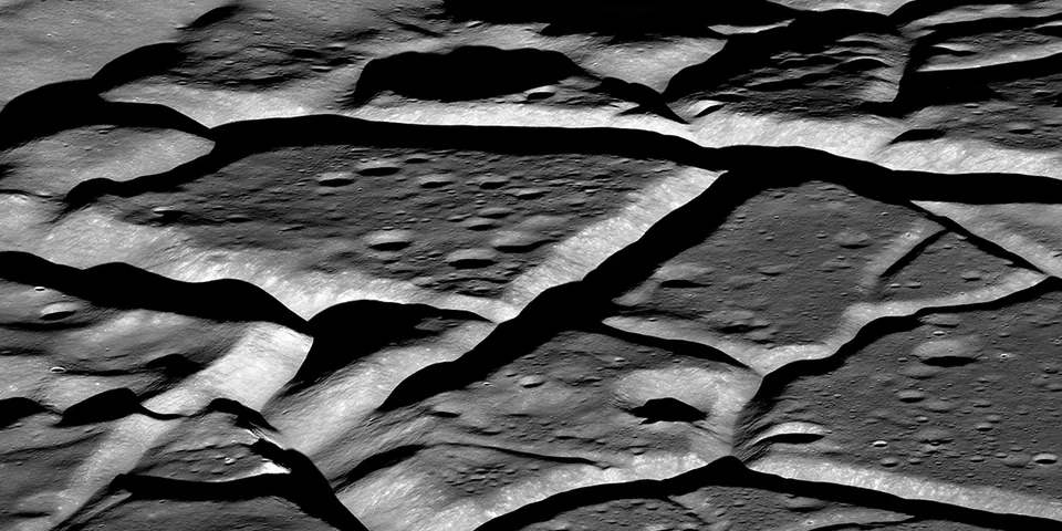 LRO · Komarov crater